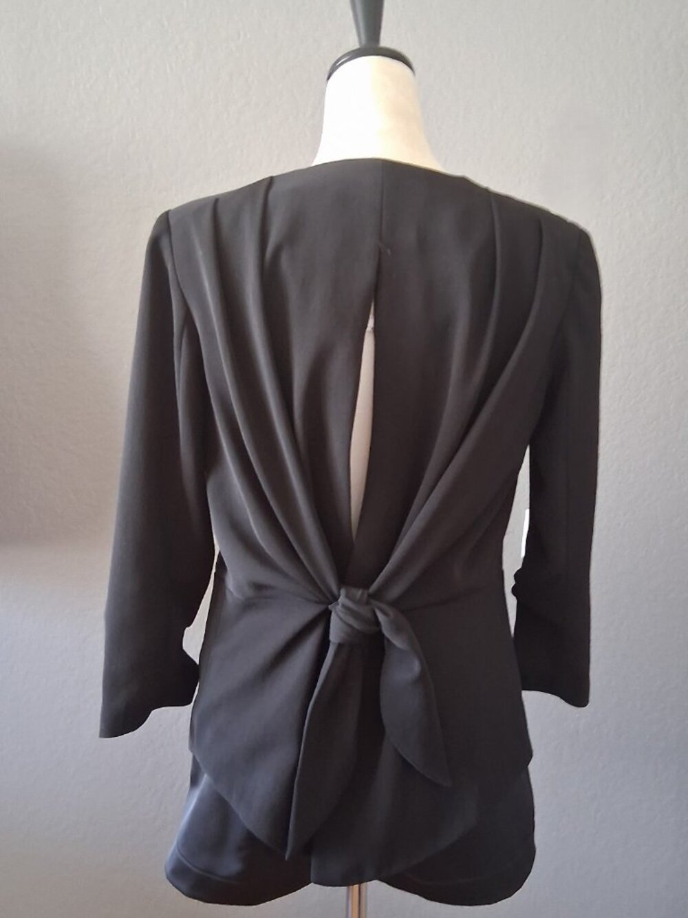 3/4 Sleeve Open Back Bow Tie Blazer Jacket - Picture 4 of 6